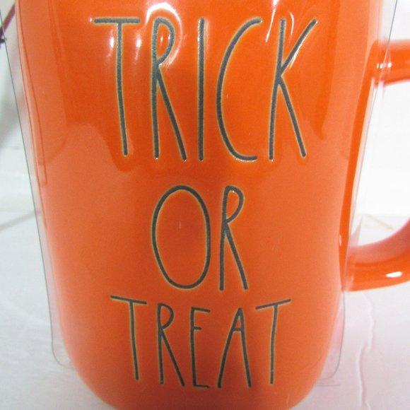 RAE DUNN HALLOWEEN PUMPKIN TRICK OR TREAT MUG + TOP - Picture 7 of 13